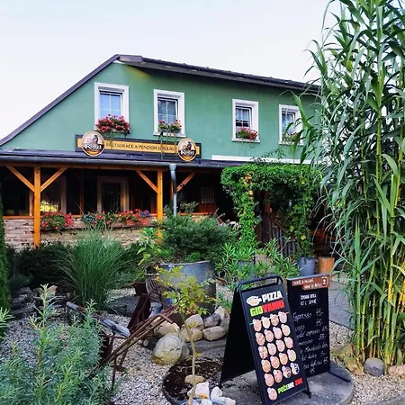 ゲストハウス Restaurace A U Kuliku Raspenava